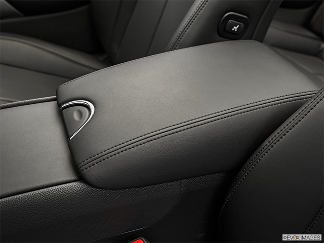 2015 Infiniti Q60 Convertible | Front center console with closed lid, from driver’s side looking down