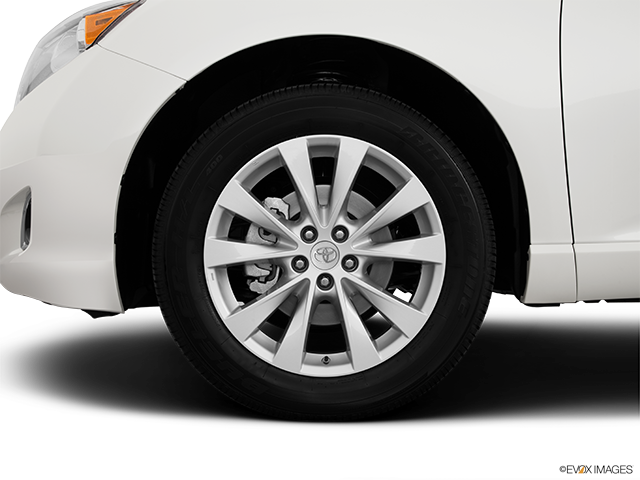 2015 Toyota Venza | Front Drivers side wheel at profile