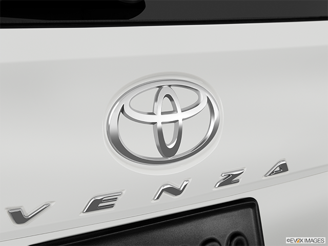 2015 Toyota Venza | Rear manufacturer badge/emblem