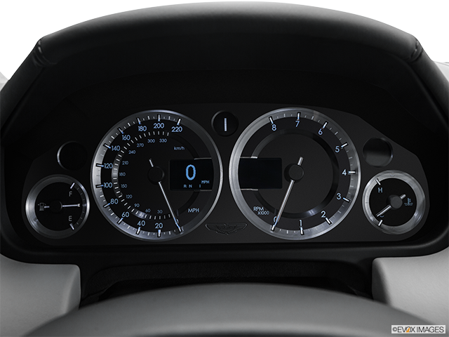 2015 Aston Martin V8 Vantage Roadster | Speedometer/tachometer