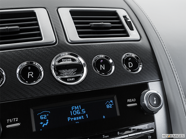 2015 Aston Martin V8 Vantage | Gear shifter/center console