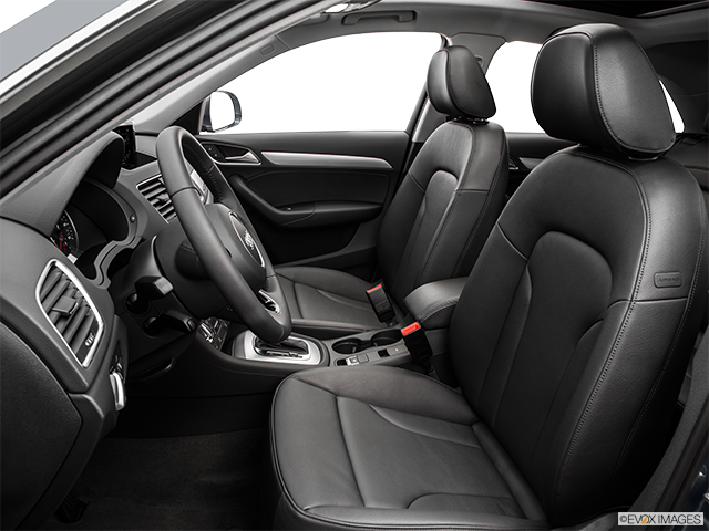 2015 Audi Q3 | Front seats from Drivers Side