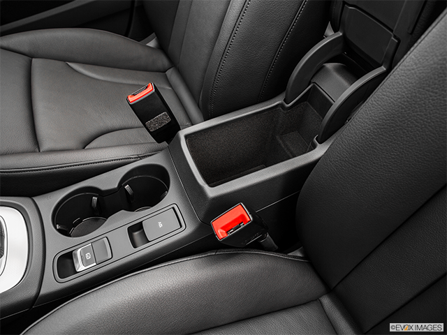 2015 Audi Q3 | Front center divider