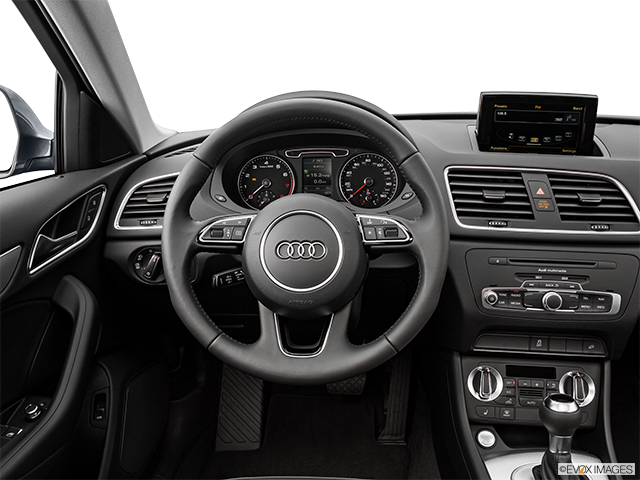 2015 Audi Q3 | Steering wheel/Center Console