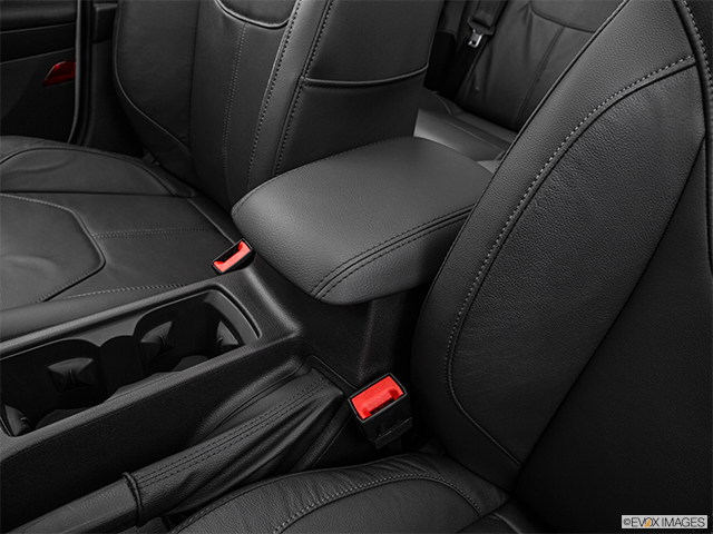 2015 Ford Focus | Front center console with closed lid, from driver’s side looking down