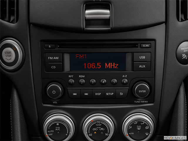 2015 Nissan 370Z | Closeup of radio head unit