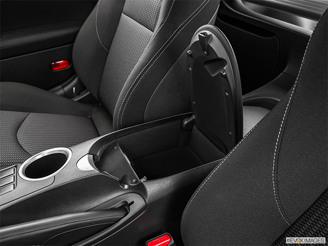 2015 Nissan 370Z | Front center divider