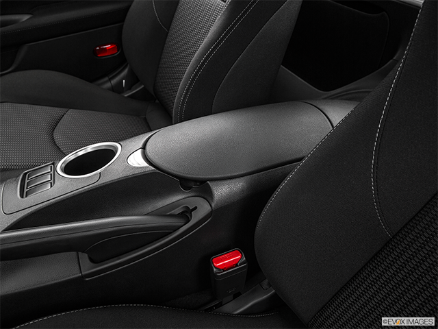 2015 Nissan 370Z | Front center console with closed lid, from driver’s side looking down