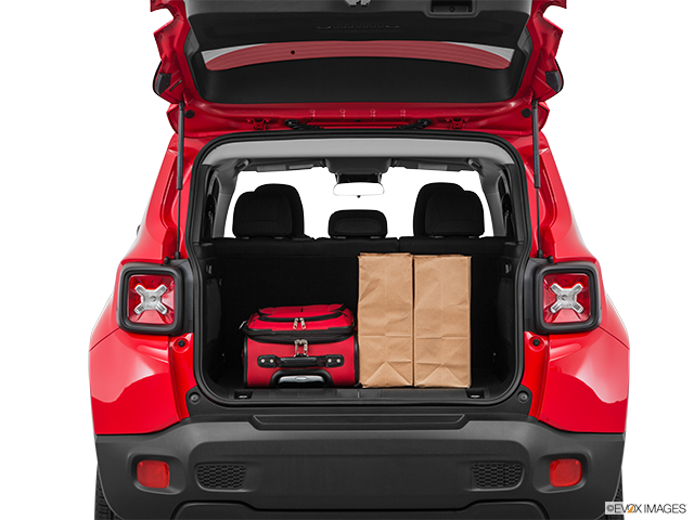 2015 Jeep Renegade | Trunk props