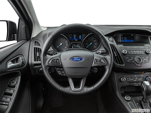 2015 Ford Focus | Steering wheel/Center Console
