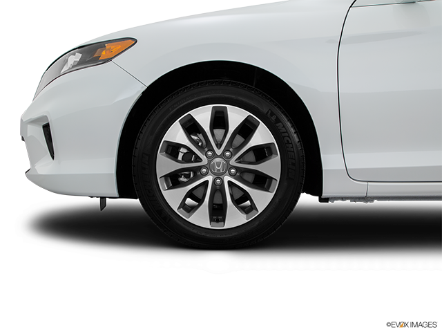 2015 Honda Coupé Accord | Front Drivers side wheel at profile