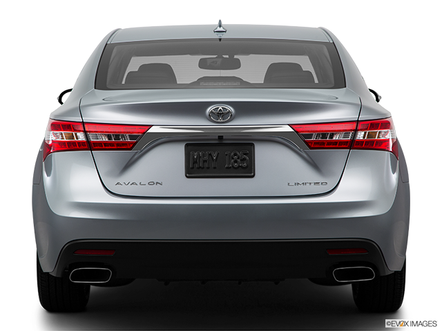 2015 Toyota Avalon | Low/wide rear