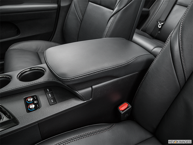 2015 Toyota Avalon | Front center console with closed lid, from driver’s side looking down