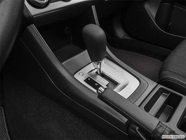 2015 Subaru XV Crosstrek | Gear shifter/center console