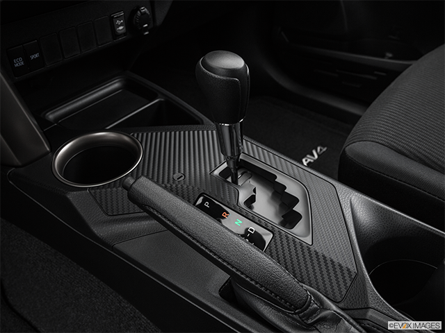2015 Toyota RAV4 | Gear shifter/center console