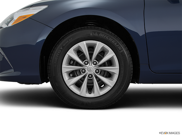 2015 Toyota Camry | Front Drivers side wheel at profile