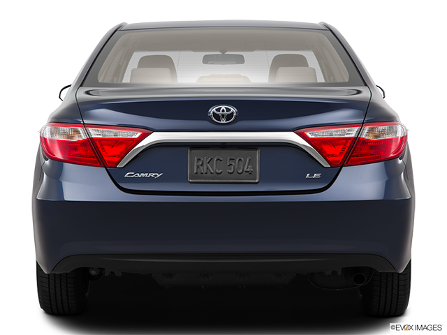 2015 Toyota Camry | Low/wide rear