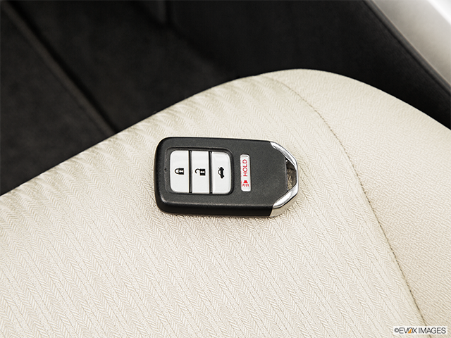 2015 Honda Coupé Accord | Key fob on driver’s seat
