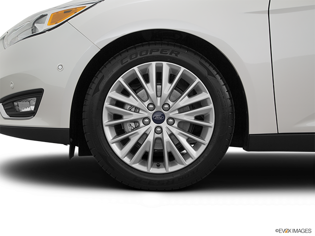 2015 Ford Focus | Front Drivers side wheel at profile