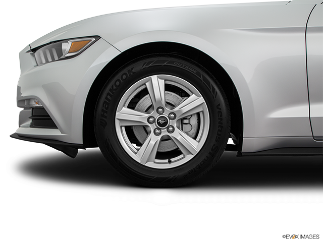 2015 Ford Mustang | Front Drivers side wheel at profile