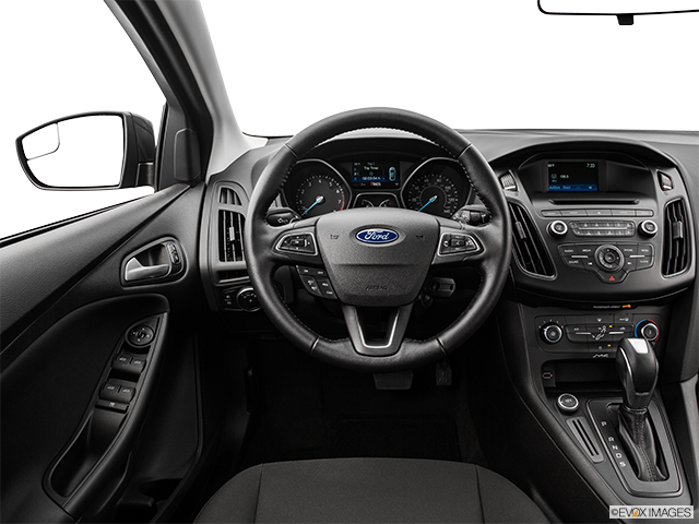 2015 Ford Focus | Steering wheel/Center Console
