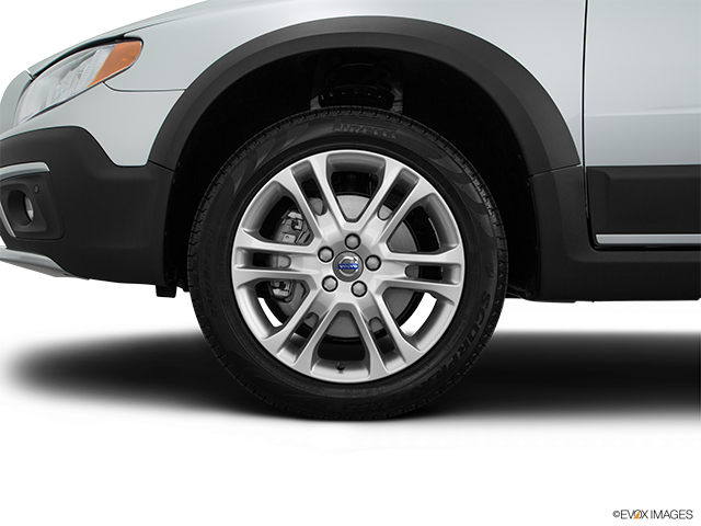 2016 Volvo XC70 | Front Drivers side wheel at profile