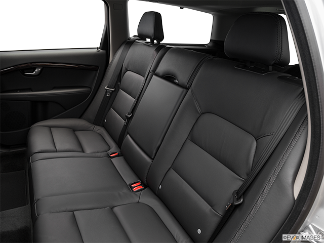 2016 Volvo XC70 | Rear seats from Drivers Side