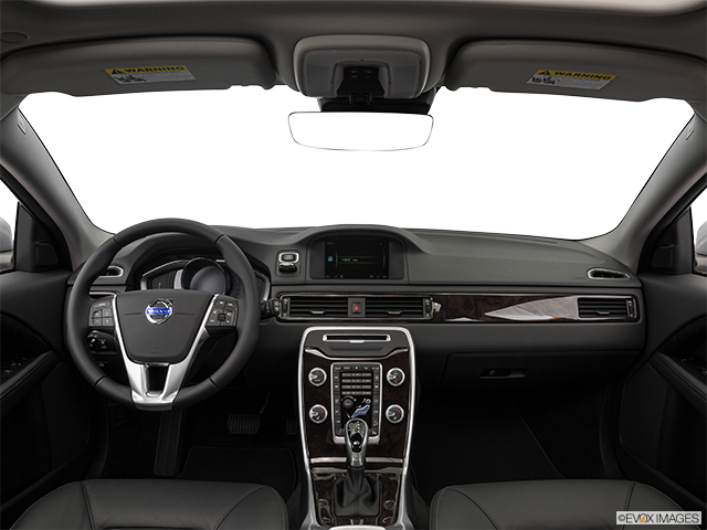 2016 Volvo XC70 | Centered wide dash shot