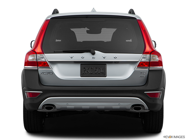 2016 Volvo XC70 | Low/wide rear