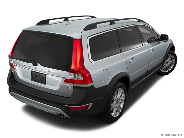 2016 Volvo XC70 | Rear 3/4 angle view