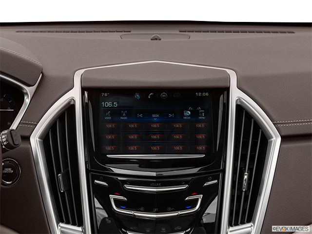 2016 Cadillac SRX | Closeup of radio head unit