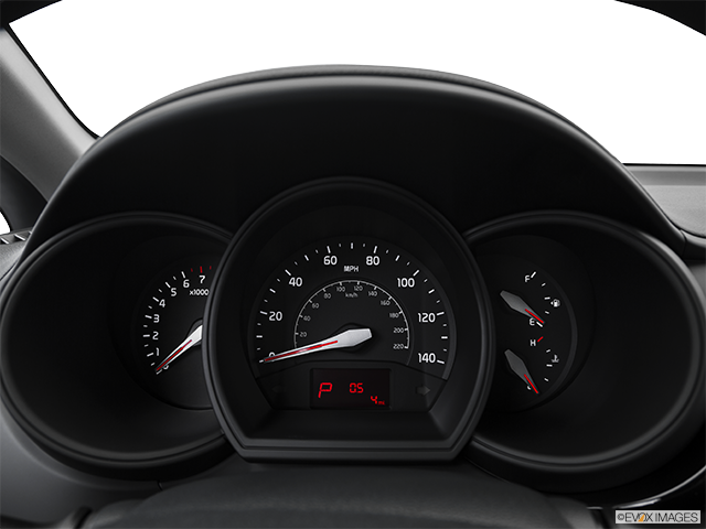 2016 Kia Rio | Speedometer/tachometer