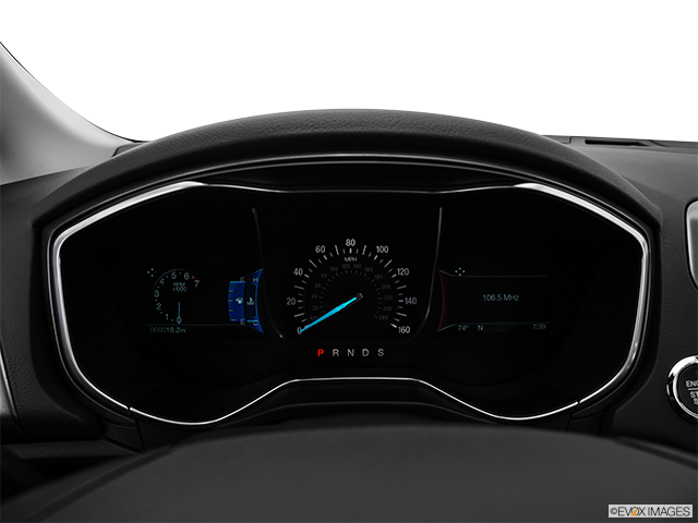 2016 Ford Fusion | Speedometer/tachometer