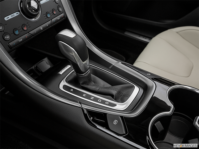 2016 Ford Fusion | Gear shifter/center console