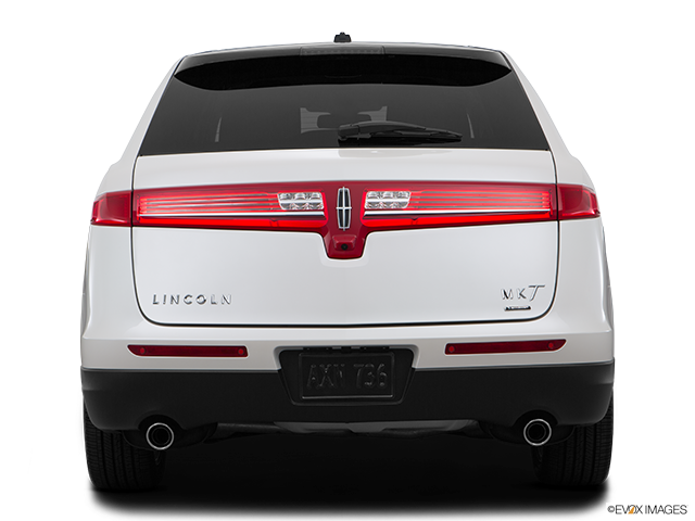 2016 Lincoln MKT | Low/wide rear