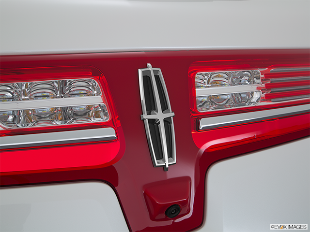 2016 Lincoln MKT | Rear manufacturer badge/emblem