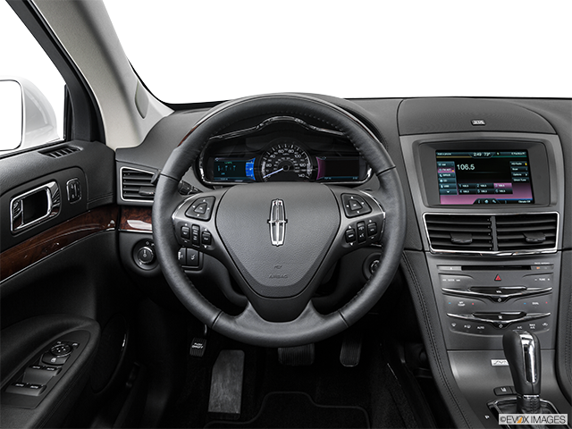 2016 Lincoln MKT | Steering wheel/Center Console