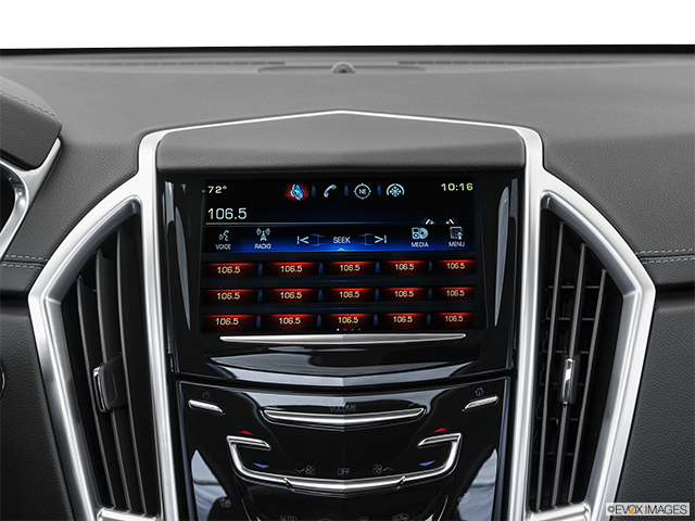 2016 Cadillac SRX | Closeup of radio head unit