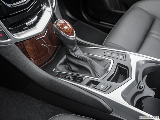 2016 Cadillac SRX | Gear shifter/center console