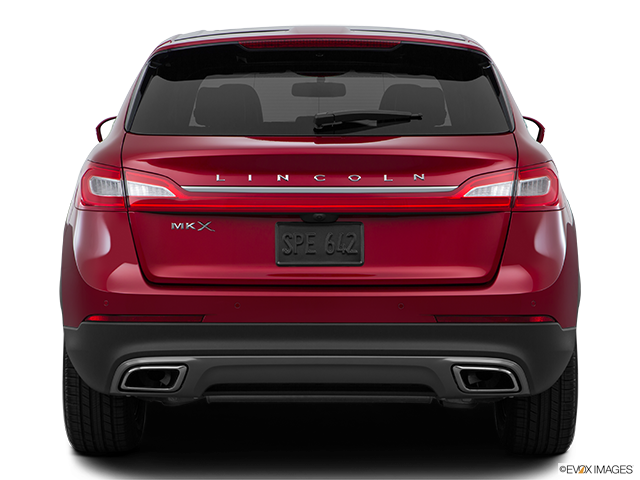 2016 Lincoln MKX | Low/wide rear