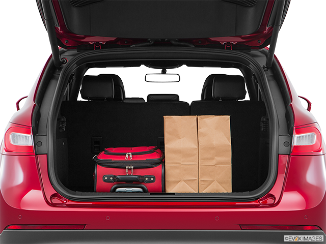 2016 Lincoln MKX | Trunk props