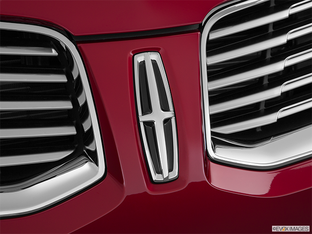 2016 Lincoln MKX | Rear manufacturer badge/emblem