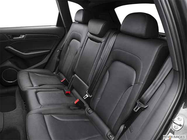 2016 Audi Q5 | Rear seats from Drivers Side