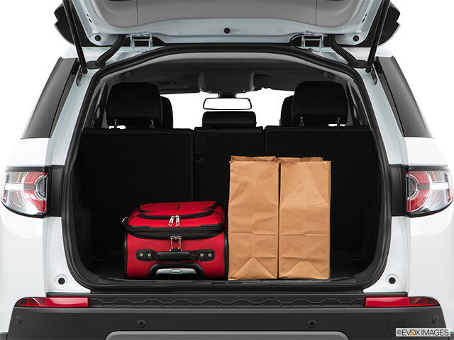 2015 Land Rover Discovery Sport | Trunk props