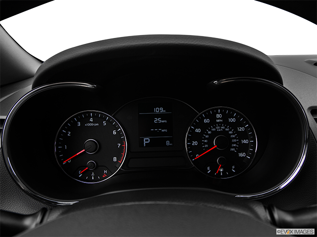 2016 Kia Forte | Speedometer/tachometer