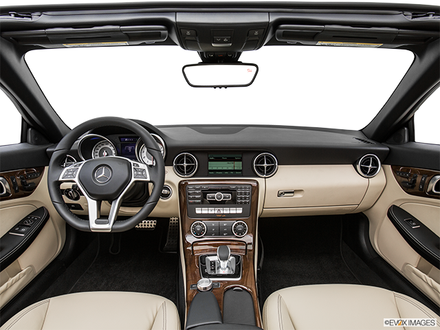 2016 Mercedes-Benz SLK-Class | Centered wide dash shot