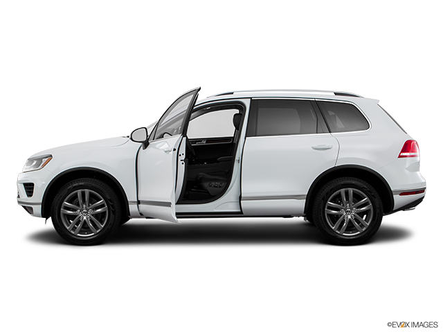 2016 Volkswagen Touareg | Driver's side profile with drivers side door open