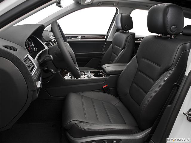 2016 Volkswagen Touareg | Front seats from Drivers Side