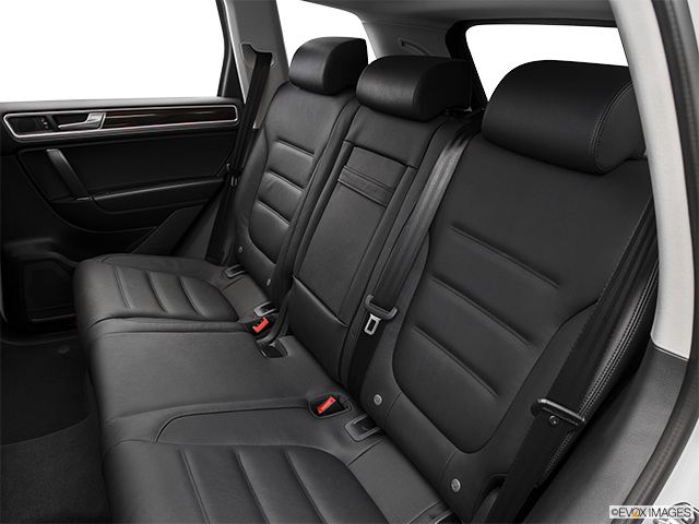 2016 Volkswagen Touareg | Rear seats from Drivers Side