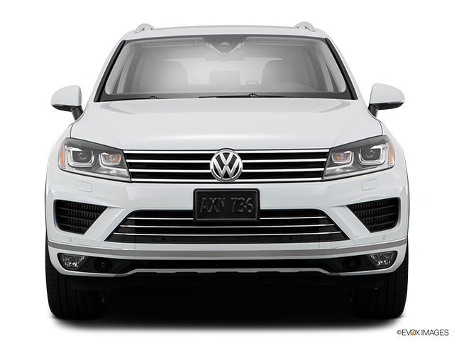 2016 Volkswagen Touareg | Low/wide front